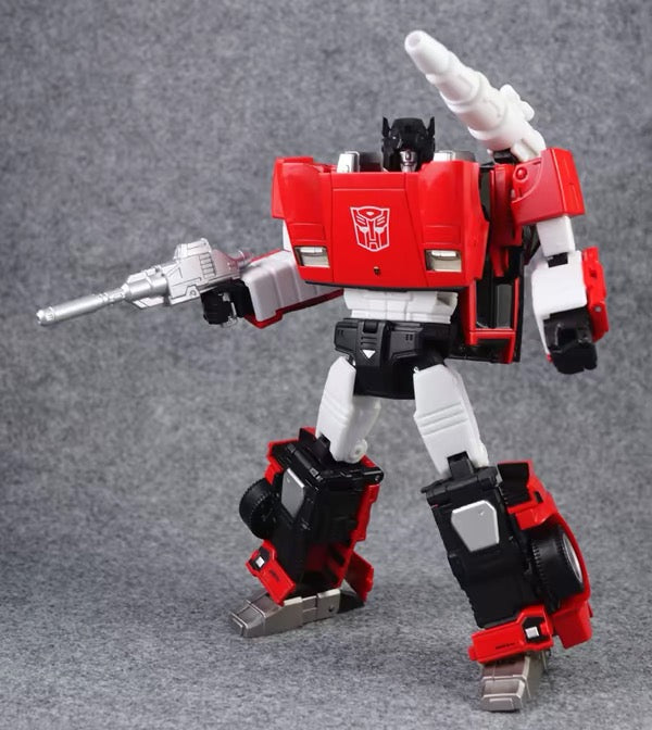 [BACKORDER] Takara Tomy Transformers Masterpiece MP-12 Sideswipe (Lambor)